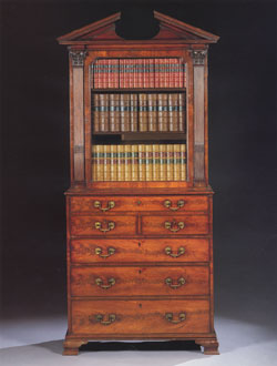 Bookcase / Chest Queen Anne in Mahogany